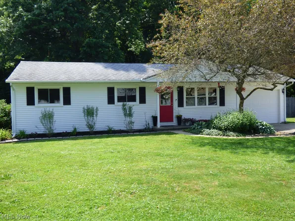 373 Hatton Dr, Andover, OH 44003