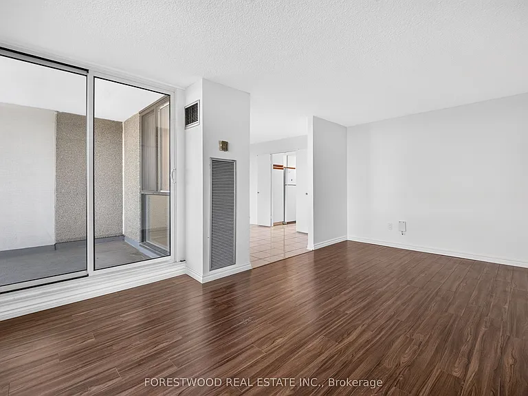 1300 Mississauga Valley Blvd #1108 — Photo 4