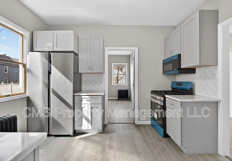 378 Grand St #1R — Photo 14