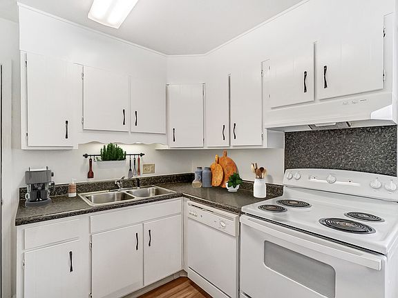 2nd image of 620 Elmhurst Rd #2713-C