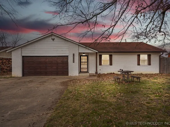 1504 Crestwood Dr, Wagoner, OK 74467