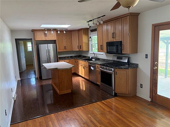 2nd image of 125 Srader Grove Rd