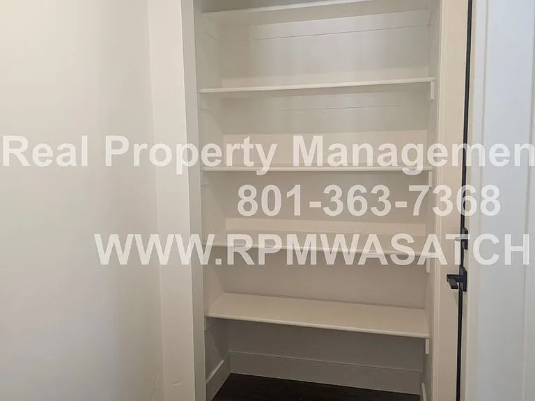 738 N 160 E — Photo 10