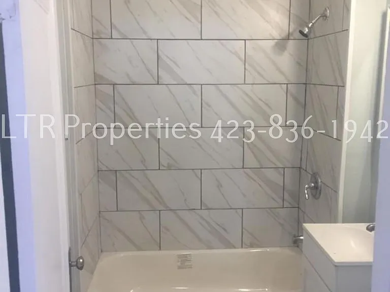 1707 E Main St — Photo 6