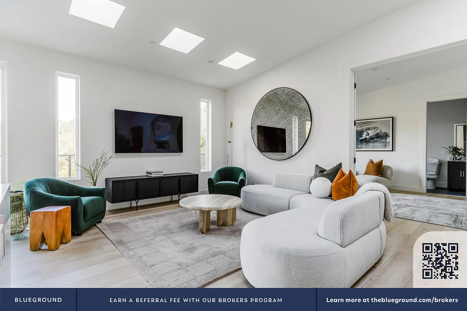 2 bed, 2.0 bath, 2000 sqft, $4,730 — Photo 3
