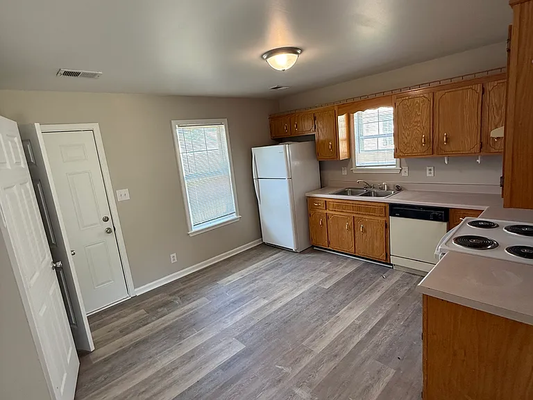 1048 Shadow Ridge Ave — Photo 7