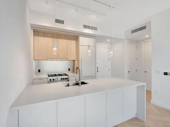41st Avenue 29-18, Long Island City, NY 11101