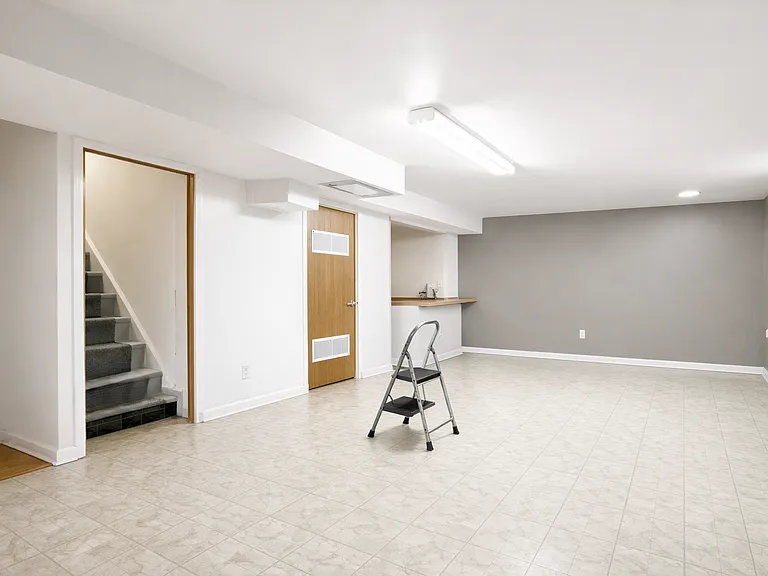848 Ogden Cir — Photo 10