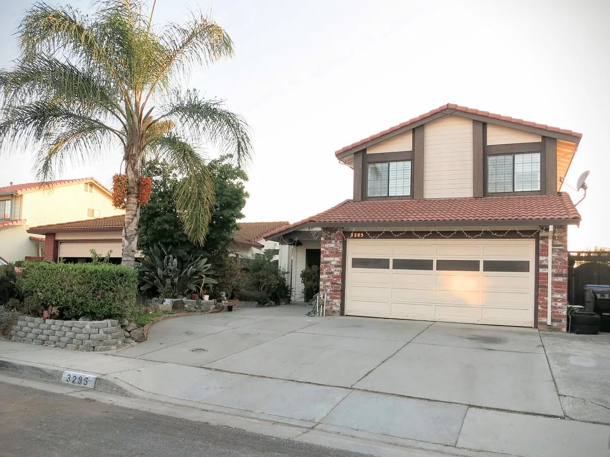 3285 Whitesand Ct photo 1