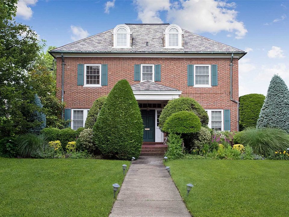 1st image of 60 Woodmere Blvd S