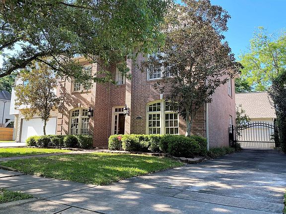 2nd image of 3024 Rice Blvd