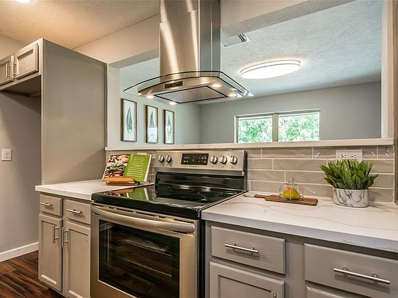 5th image of 4219 Lucian Ln