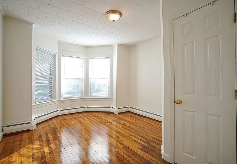 72 Walnut St #1L — Photo 16