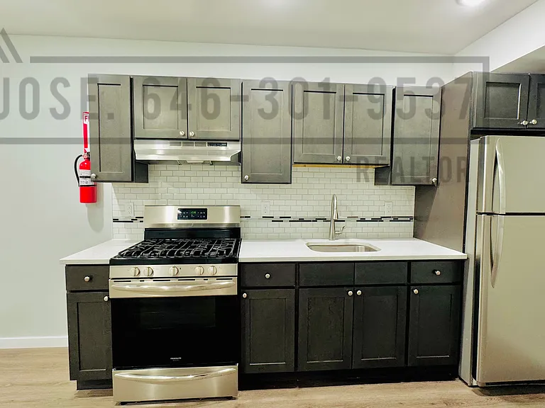 100 Carroll St #111 — Photo 1