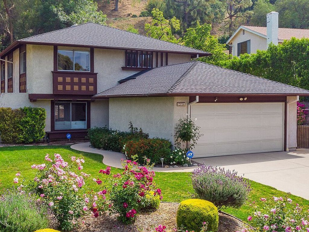 23716 Del Cerro Cir - Property Image