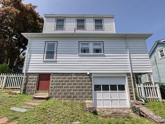 4th image of 18 Grayson St