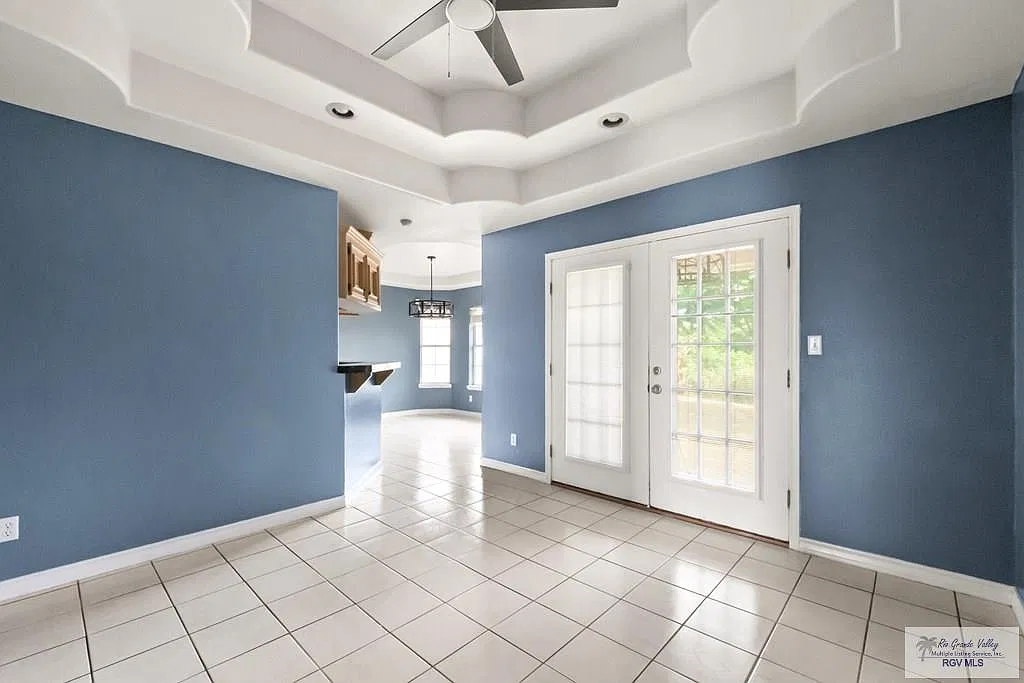 3 bed, 2.0 bath, 1272 sqft, $1,800 — Photo 4
