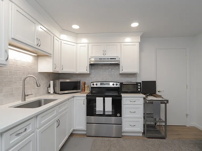 159 Redfern Dr #2 — Photo 3