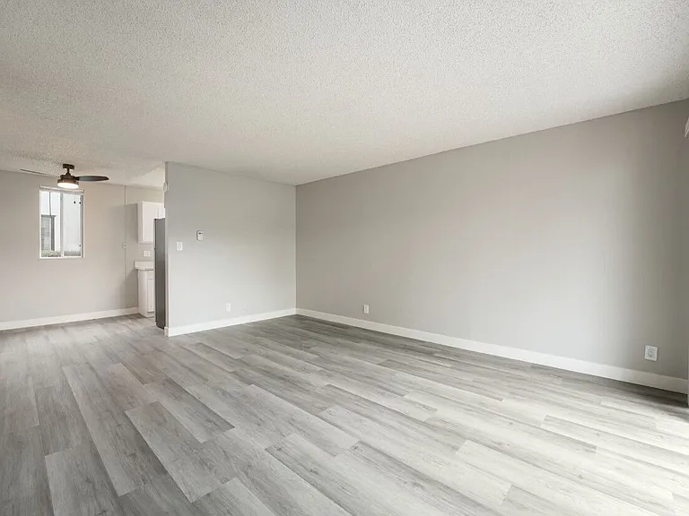 The Valley Apartments — Photo 21