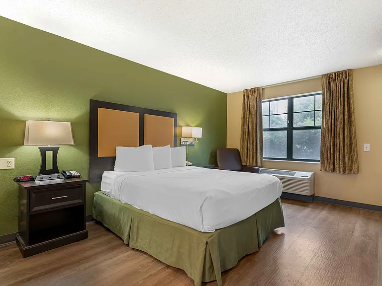 Studio Suite - 1 Queen Bed