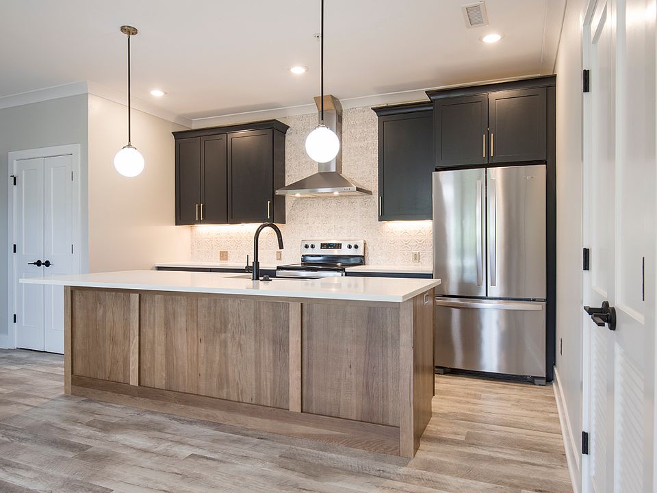 1st image of 525 Ridge St #302