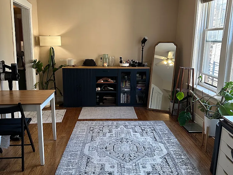 1214 N Wolcott Ave #1R — Photo 3