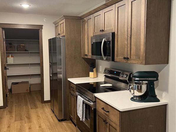 776 Yosemite Way #201