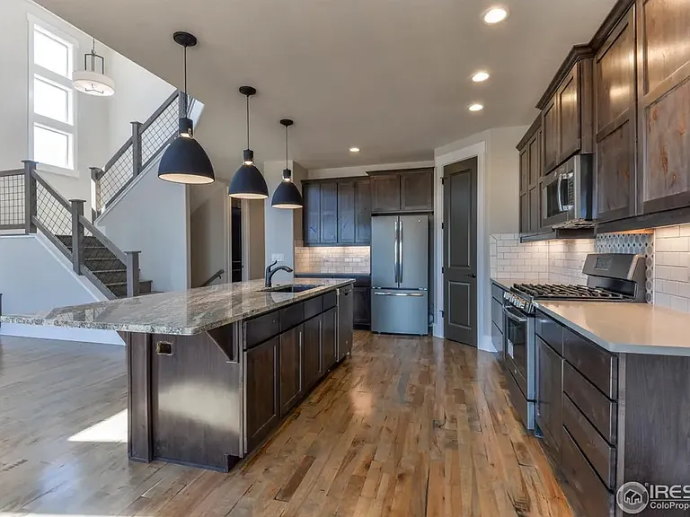 5440 Long Dr — Photo 2
