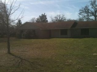 220 Rustic Oaks Dr, Bryan, TX 77808