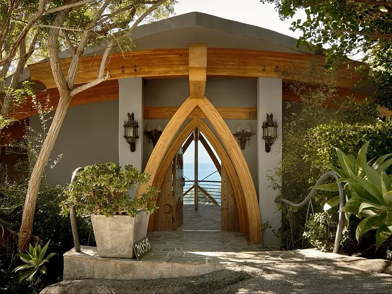 Las Flores Mesa Dr — Photo 2