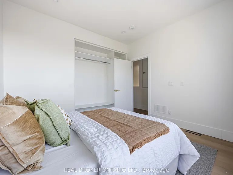 102 Boultbee Ave #B — Photo 22