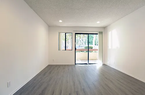 601 Westholme Ave #301 Photo 1