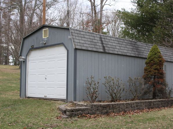 42 Brush Dr, East Stroudsburg, PA 18302