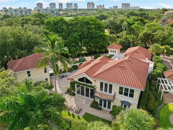 7004 Verde WAY, NAPLES, FL 34108