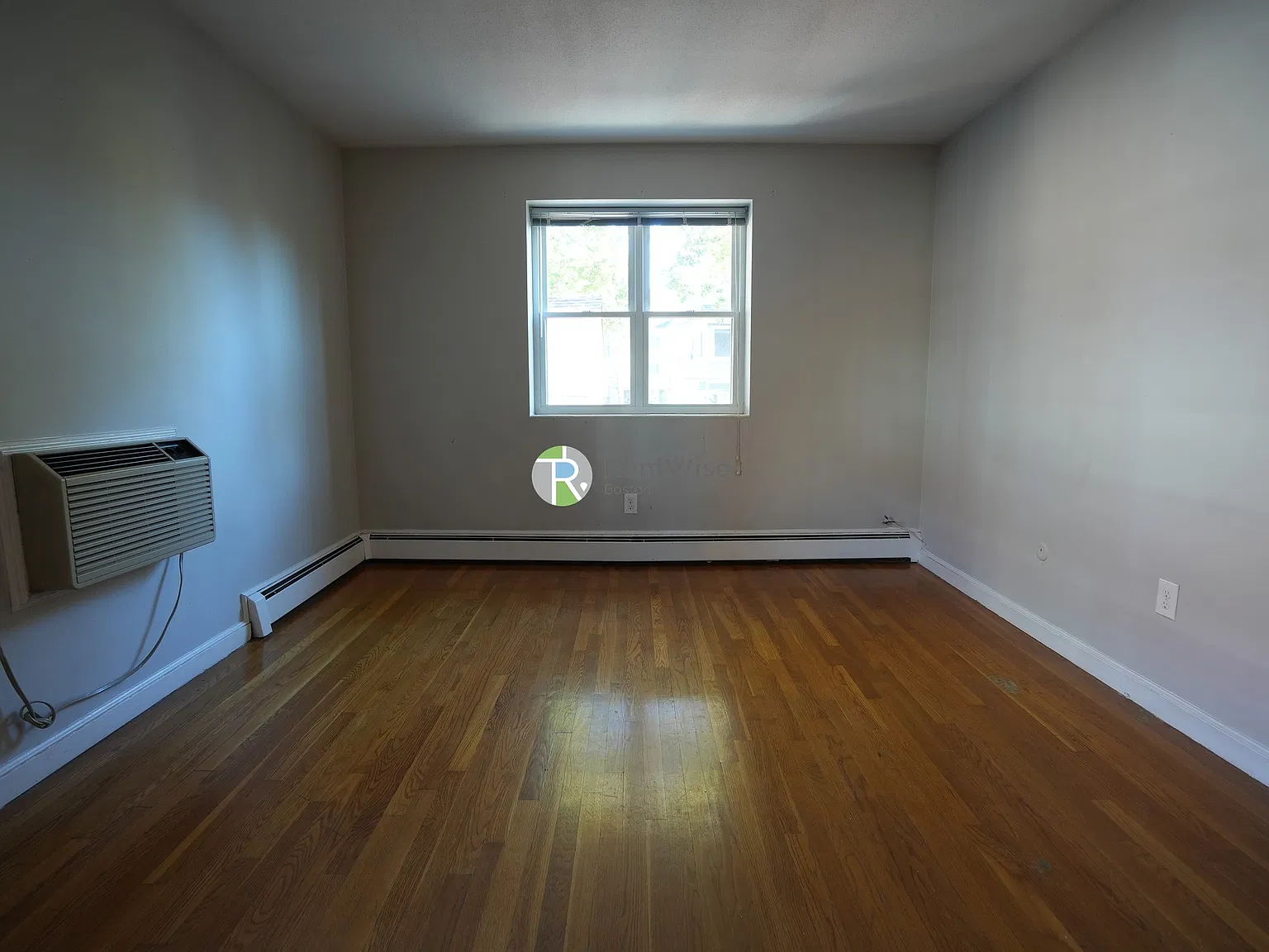 1 bed, 1.0 bath, $2,300 — Photo 2