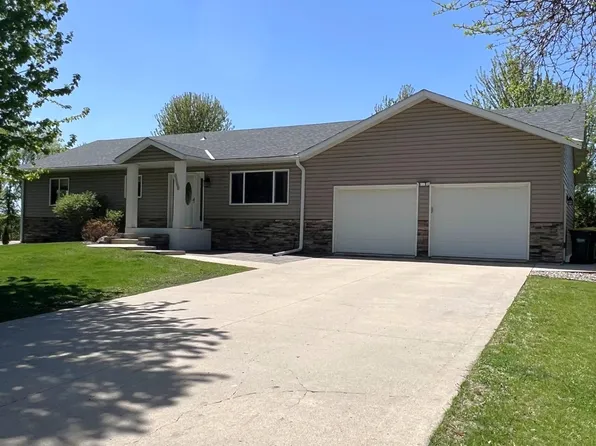 4806 22nd St NE, Willmar, MN 56201