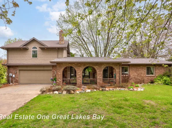 3637 S Brennan Rd, Hemlock, MI 48626