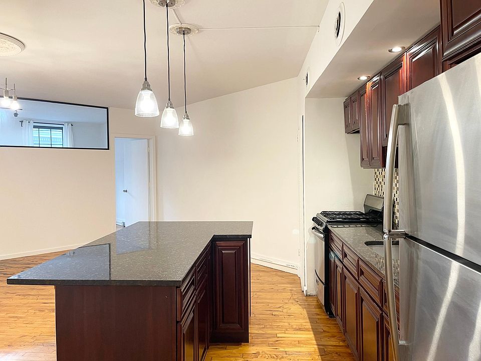 1st image of 303 N 3rd St Floor 3