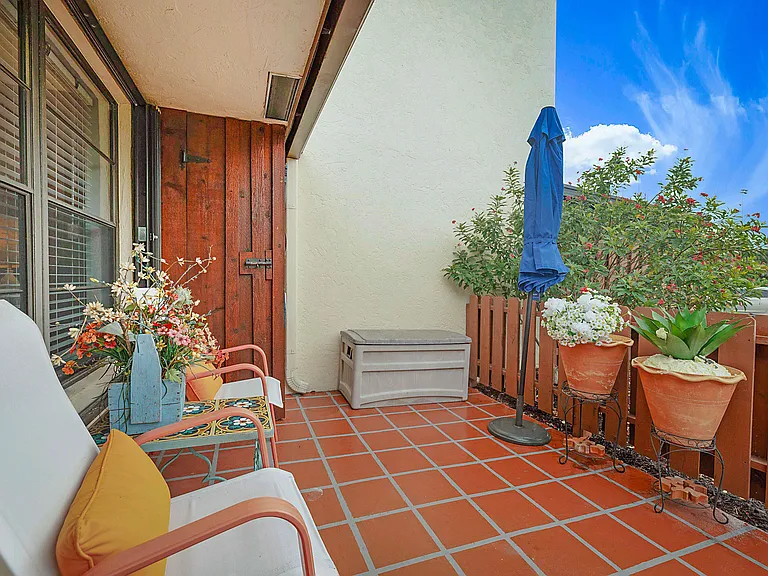 8071 SE Villa Cir — Photo 4
