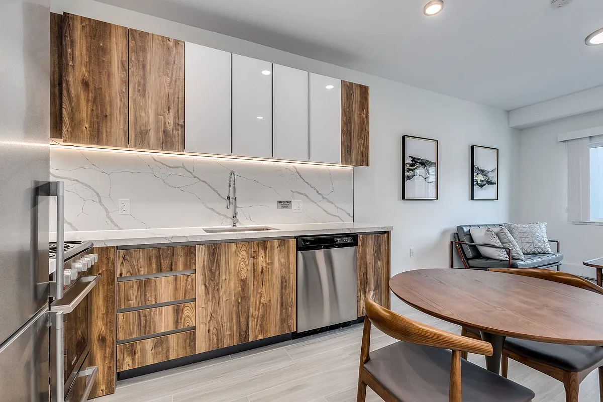 Building Photo - 1168 Pendrell St #203