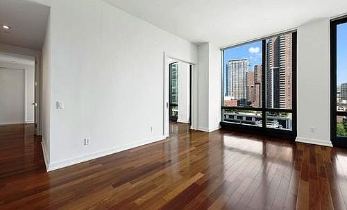 1st image of 101 Warren St APT 950