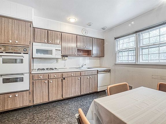 5th image of 710 Frisco Ave