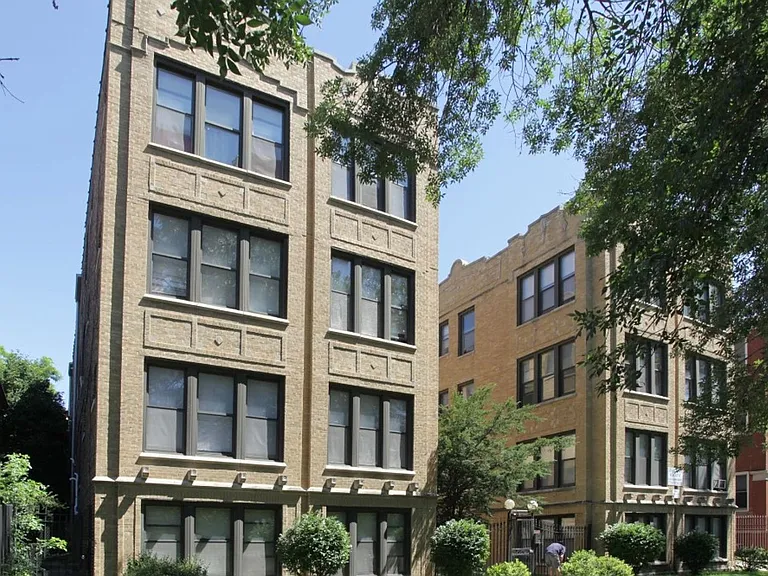 Hyde Park Apartments — Photo 7
