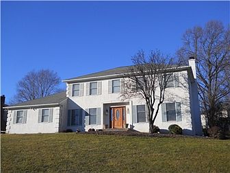 Stately home in great neighborhood