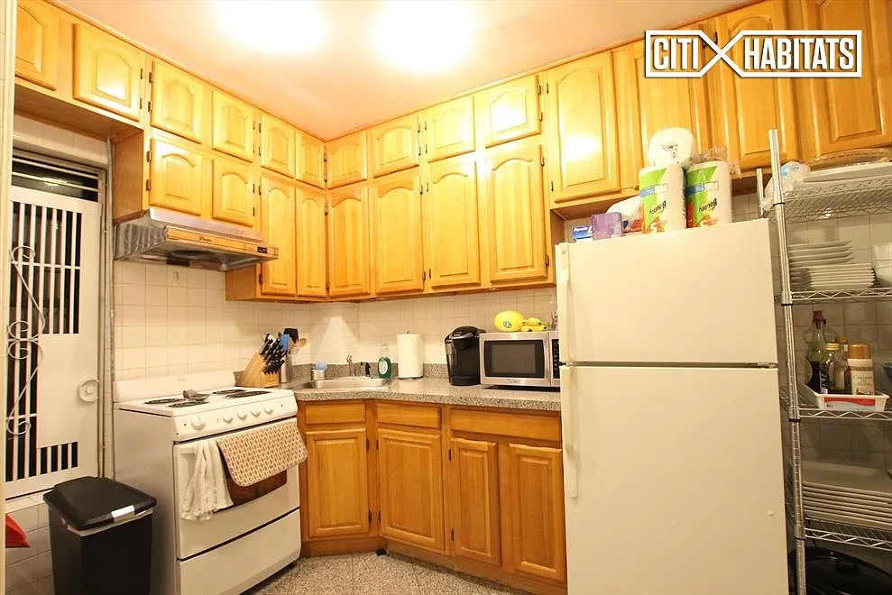 Building Photo - 202 Mott St #21