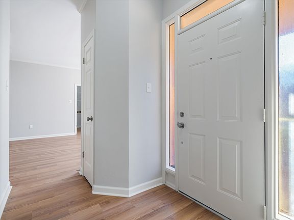 3rd image of 6674 Millers Pond Cir