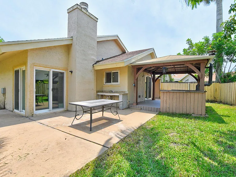 7813 Kenway Pl W — Photo 39