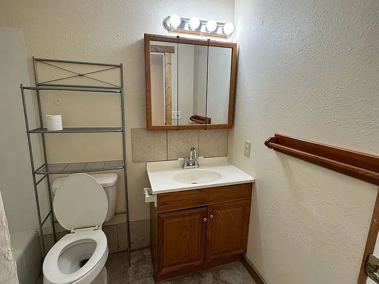 Outer Park Dr — Photo 9