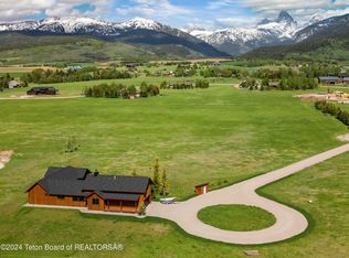 215 Creekside Rd, Alta, WY 83414