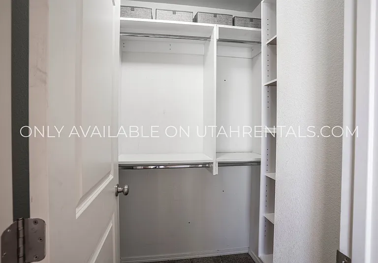 215 S 1050 W — Photo 27